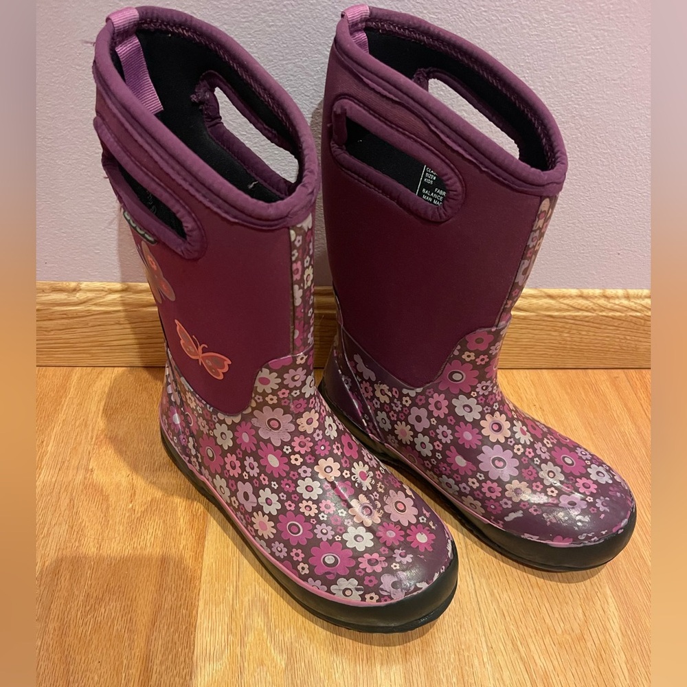 Bogs Classic Daisy Love Me Boots size 5 Youth